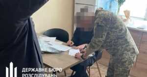 У Києві судитимуть голову ВЛК, який отримував $2000 за переведення військових з фронту в тил