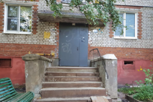 Покупка квартири на першому поверсі у 2026 році: думка експертів про переваги та недоліки