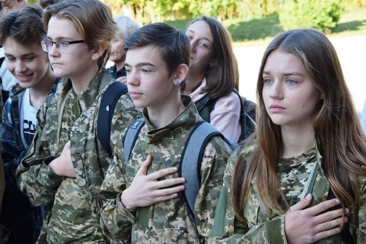 В Україні пропонують новий підхід до підготовки дітей до війни