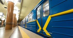 Метро призупинено: у Києві та Харкові проблеми з електропостачанням зупинили підземку