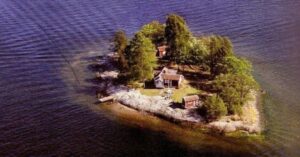 Рік на шведському острові: як здобути перемогу серед чотирьох учасників