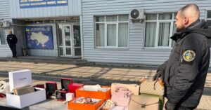 Gucci, Chanel, Cartier: на кордоні водій автобуса не оголосив про коштовності на мільйони