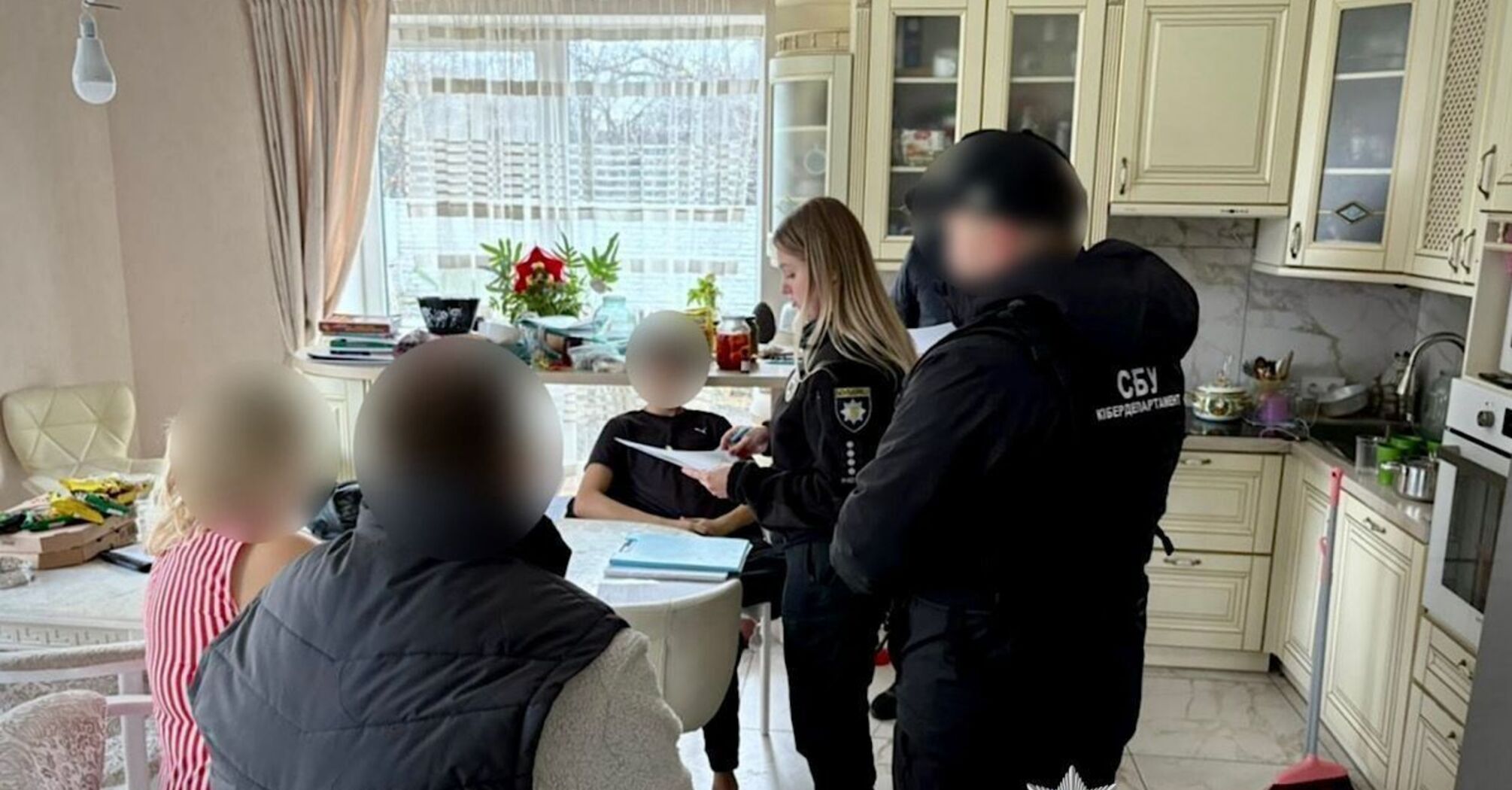 У Дніпрі виявили шахрайську схему з підробленими довідками про непридатність до військової служби за $10 тисяч