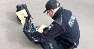 У Миколаєві чоловік вчинив напад на поліцейського та працівника ТЦК, обидва отримали поранення