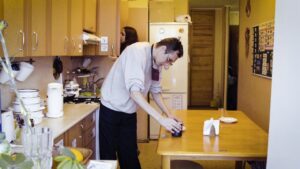 Житло для переселенців: чому вони не можуть отримати власну квартиру