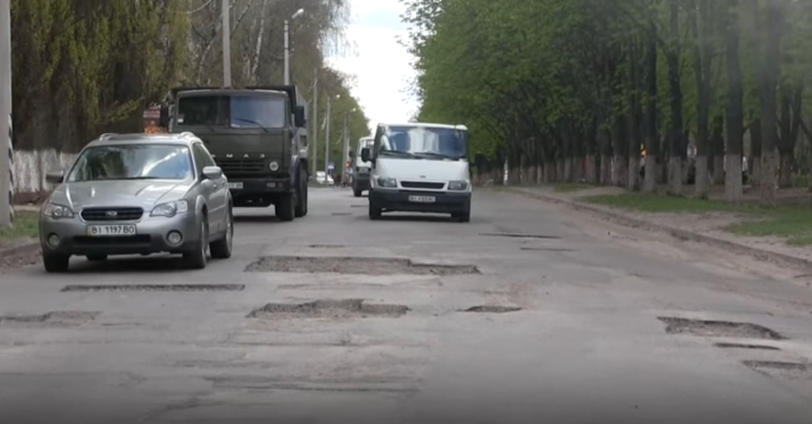 Водії сплатять за ями на дорогах через нові збори