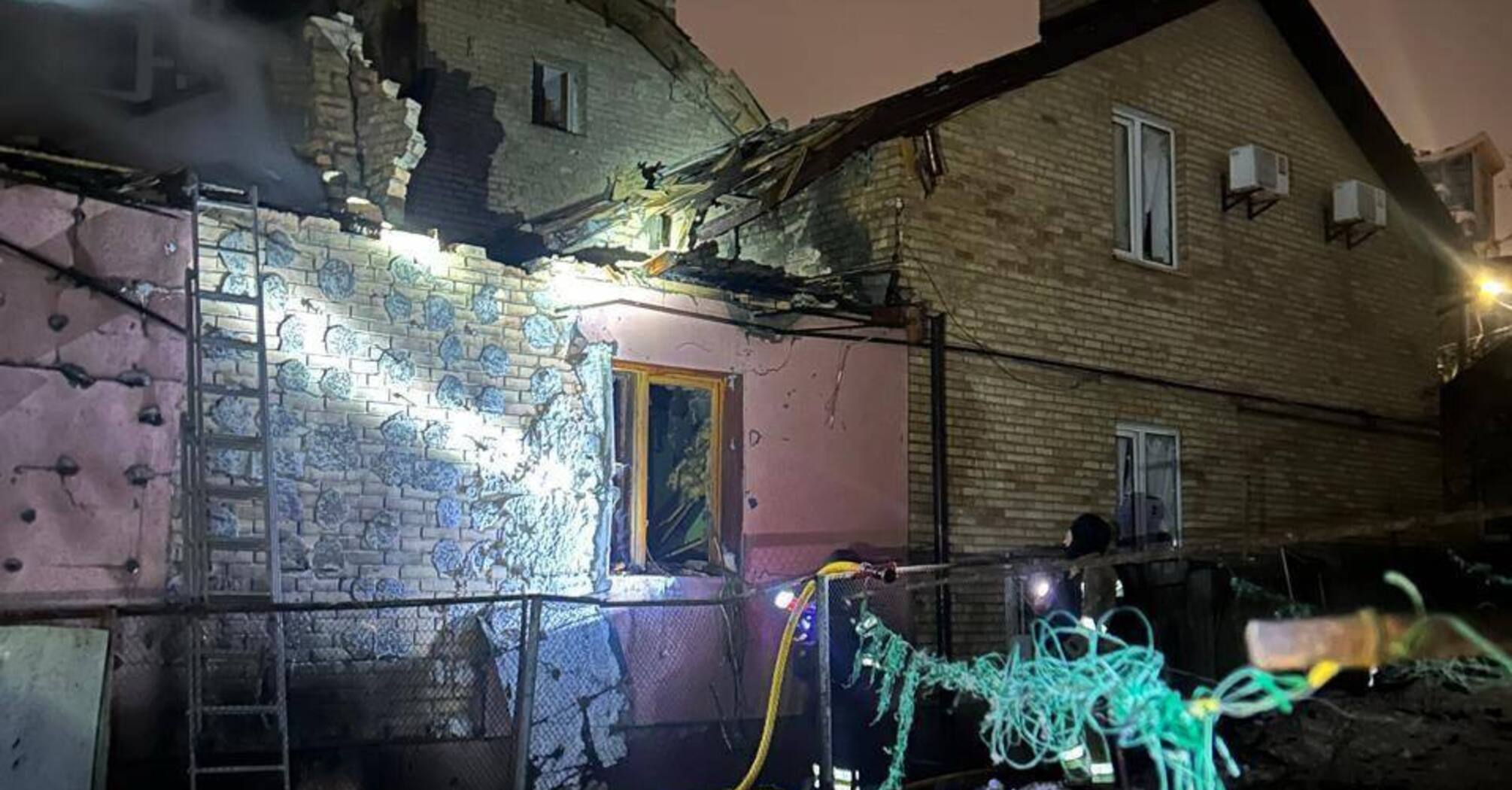 Нічний напад на столицю: у трьох районах Києва зафіксовані пожежі та знищення