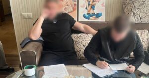 У Львівській області голову міськради підозрюють у махінаціях із купівлею вугілля для шкіл на суму 2,3 млн грн