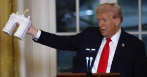 Трамп планує створити величезну арку в Вашингтоні