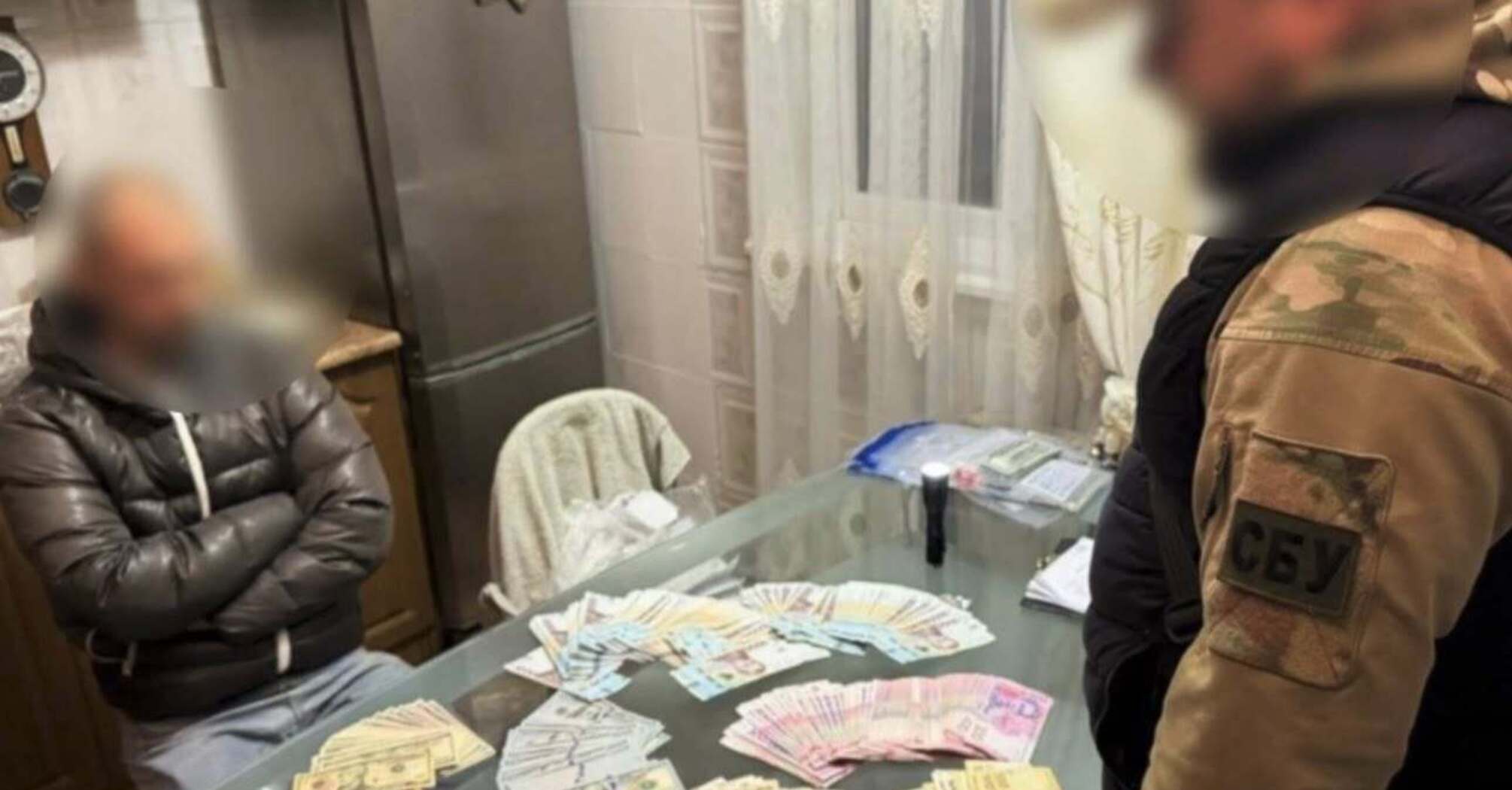На Прикарпатті підлітки організували продаж наркотиків на 165 мільйонів: амфетамін, вогнепальна зброя та наркозавод на Дністрі