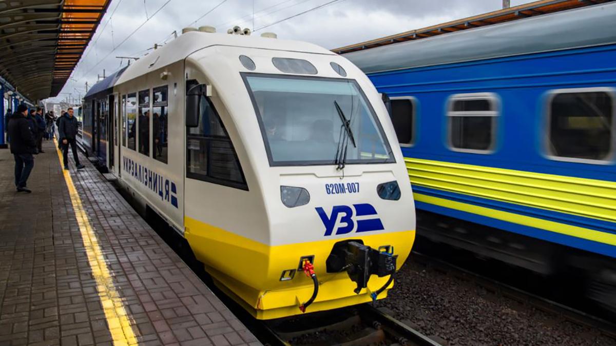 Ціни на поїзди "Укрзалізниці" змінюватимуться: дешевше у вівторок, дорожче у неділю