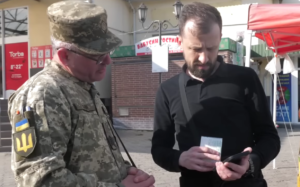 Нова прописка коштуватиме 25 000 грн: ТЦК накладає штрафи на чоловіків після переїзду