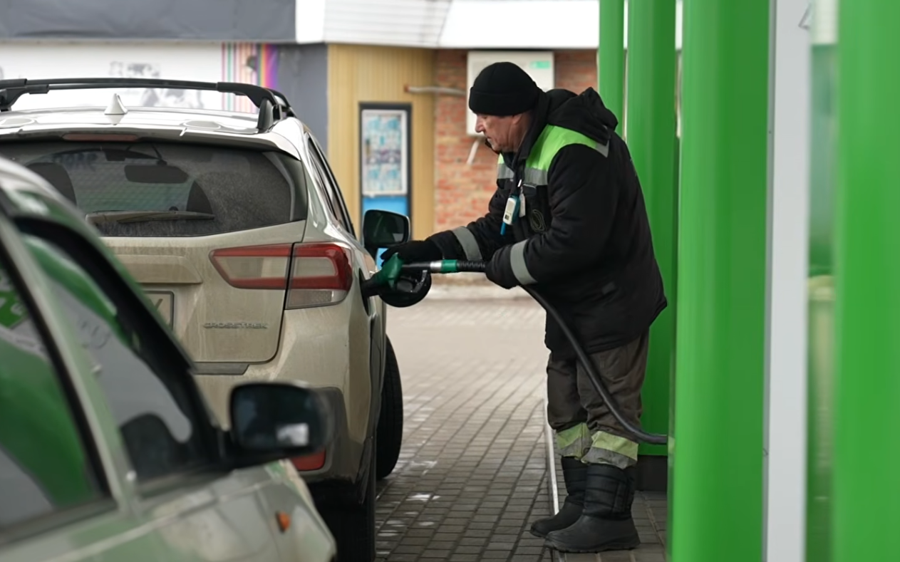 Ціна на паливо може досягти 120 гривень: новий рекорд цін