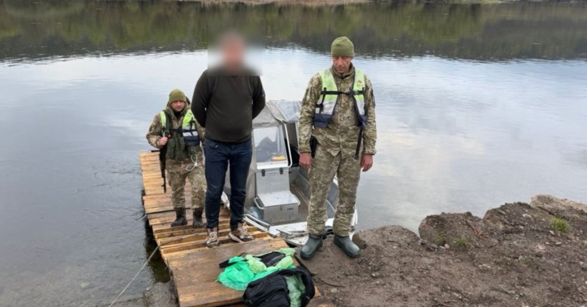 Харків'янина затримали під час спроби втечі, стрибнувши в крижаний Дністер