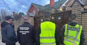 У Сумах виявили схему незаконних платних послуг: жінку підозрюють у залученні неповнолітньої