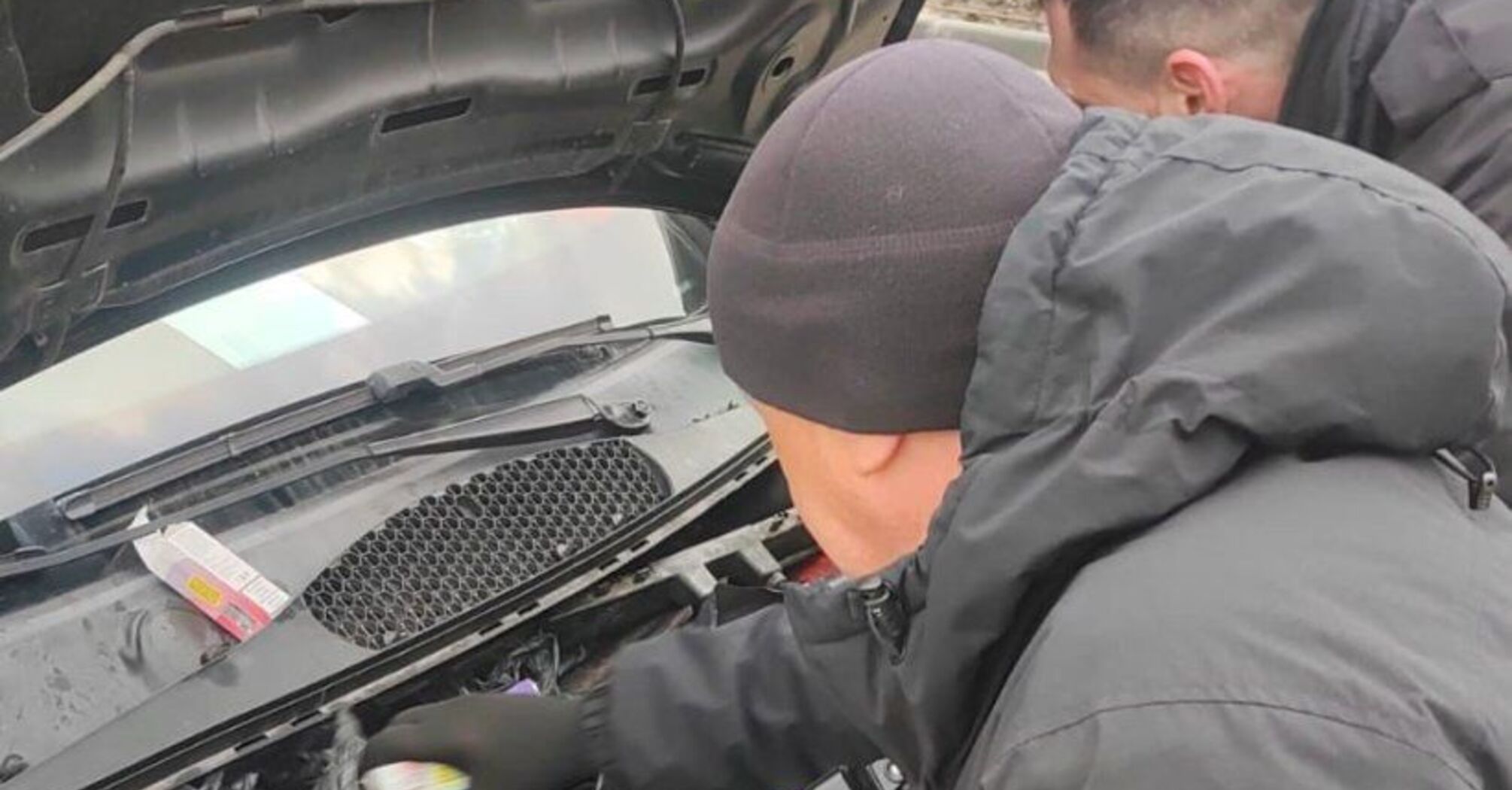 Контрабанда під капотом: на молдовському кордоні виявлено спробу незаконного вивезення підакцизних товарів